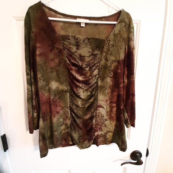 2 beautiful tops, very comfortable and feminine - Picture 5 of 8